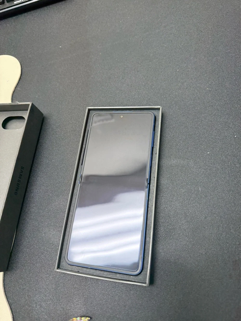 Samsung Galaxy Z Flip7 Boxed - Black Packaging